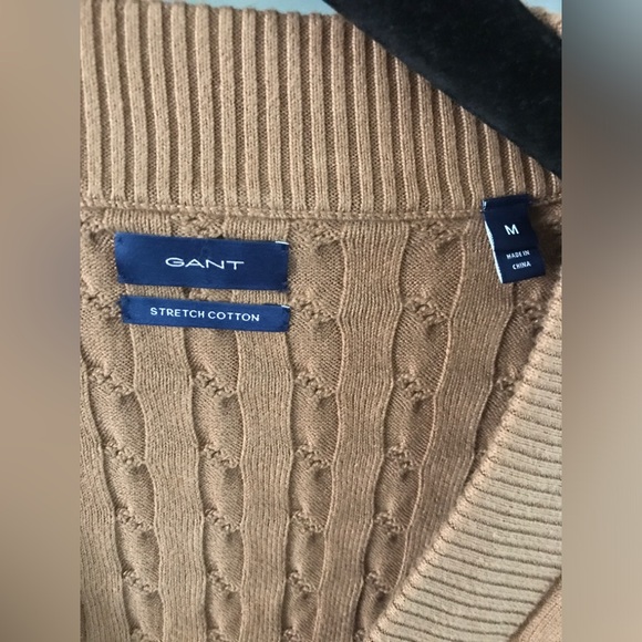 NWOT Preppy Perfectly Over-sized Gant Stretch Cotton Cable Knit V-Neck Sweater M - Picture 3 of 15
